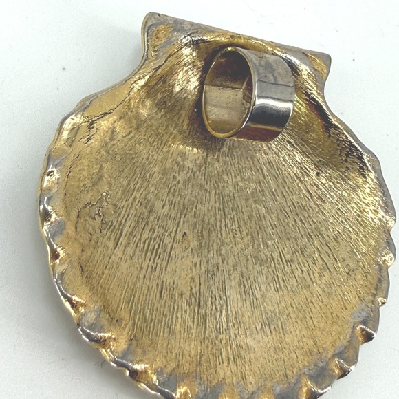 Vintage brass Shell statement, piece necklace, coastal holiday, pendant 2.5"x2.5 - Picture 8 of 10